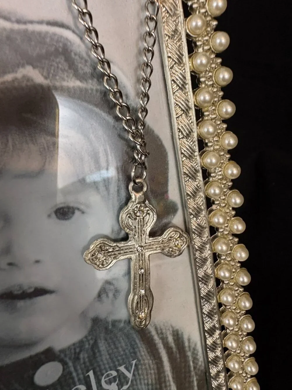 Vintage JBW Berkeley Designs 4x6 Pearl Picture Frame with Attached Silver Cross